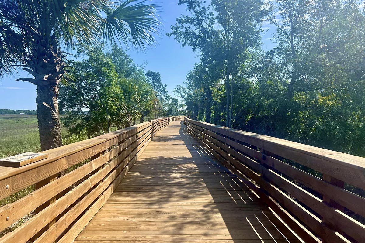 Pedestrian timber bridge between Veterans' Park and Waterwalk II